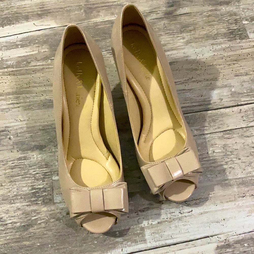 Kelly and Katie nude heels